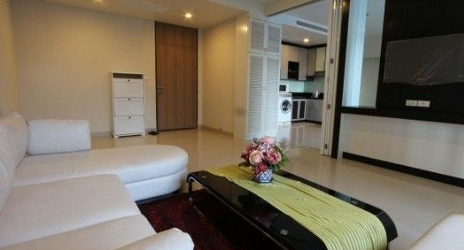 For sale そして for rent 2 ベッドルーム condo in Watthana, Bangkok