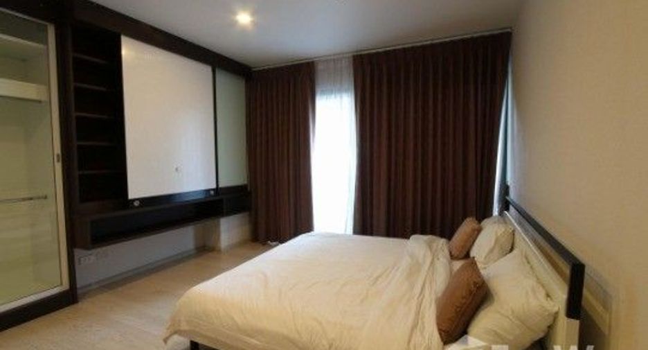 For sale そして for rent 2 ベッドルーム condo in Watthana, Bangkok