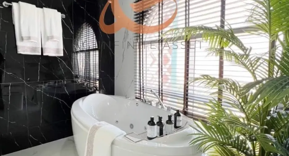For sale 4 bedrooms condo in Bang Lamung, Chonburi