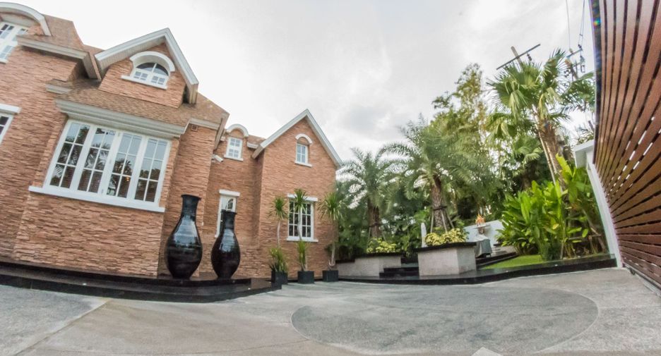 Haus zum Kauf und zur Miete mit 6 Zimmer in Watthana, Bangkok