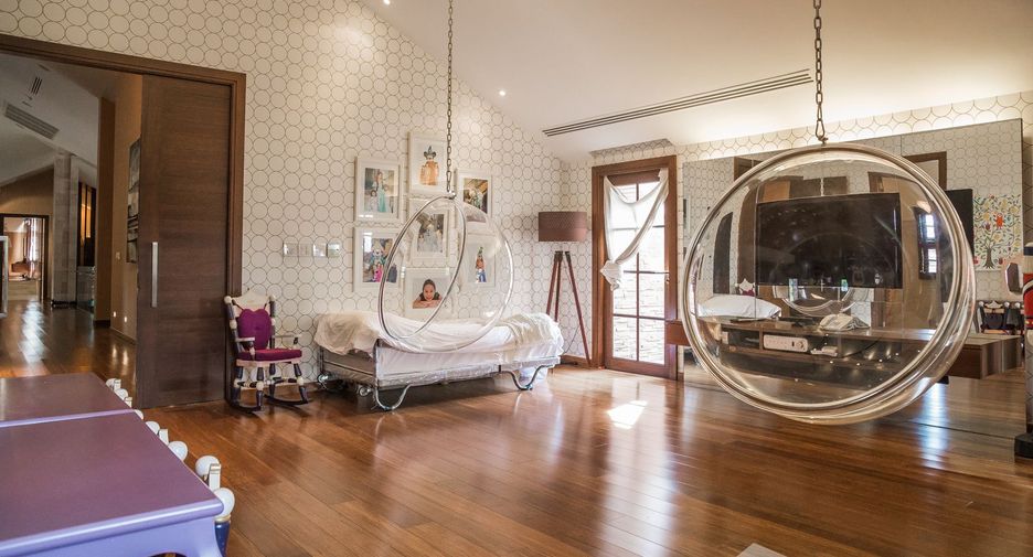 Casa en venta y en alquiler de 6 habitaciones en Watthana, Bangkok