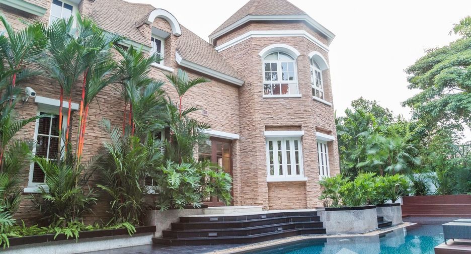 Haus zum Kauf und zur Miete mit 6 Zimmer in Watthana, Bangkok