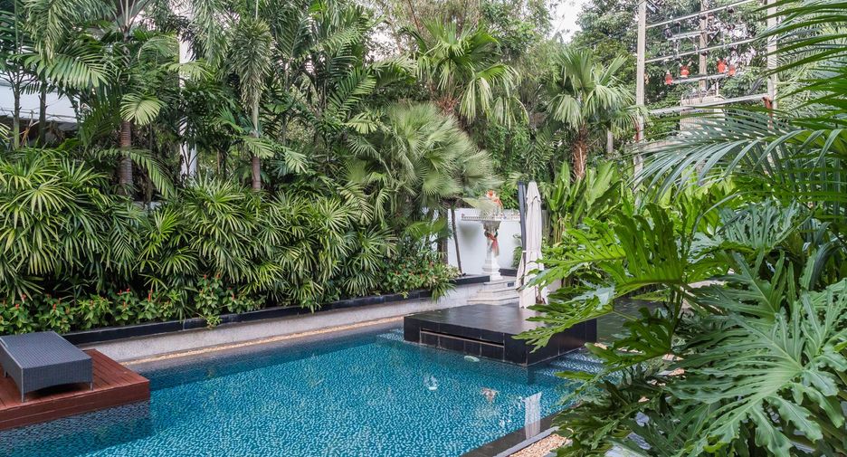 Casa en venta y en alquiler de 6 habitaciones en Watthana, Bangkok