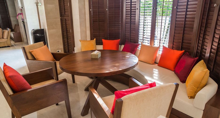 Casa en venta y en alquiler de 6 habitaciones en Watthana, Bangkok