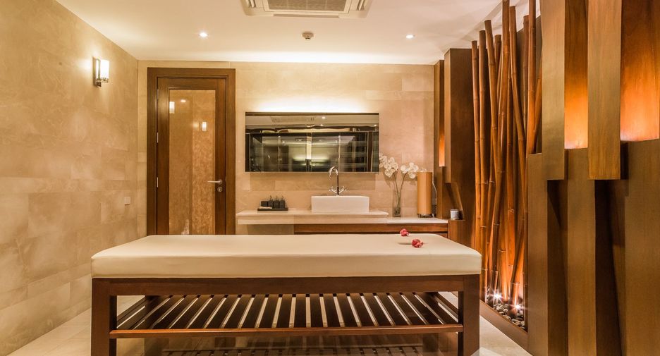 Casa en venta y en alquiler de 6 habitaciones en Watthana, Bangkok