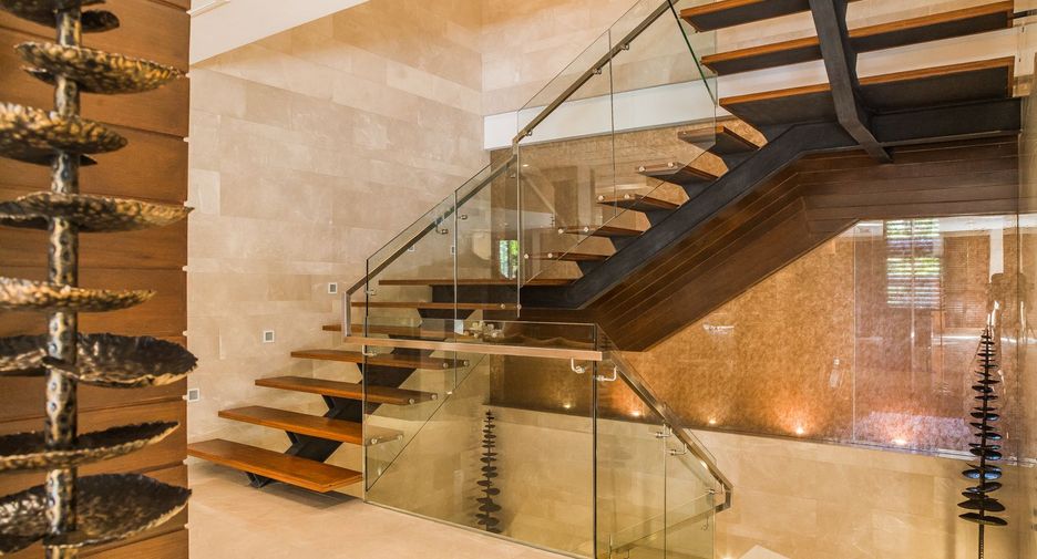 Casa en venta y en alquiler de 6 habitaciones en Watthana, Bangkok