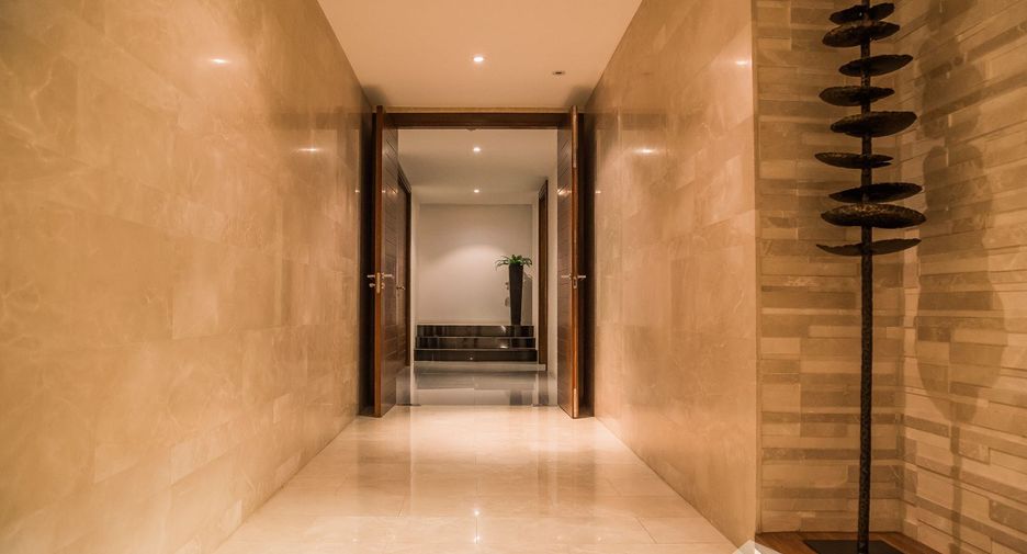 Casa en venta y en alquiler de 6 habitaciones en Watthana, Bangkok