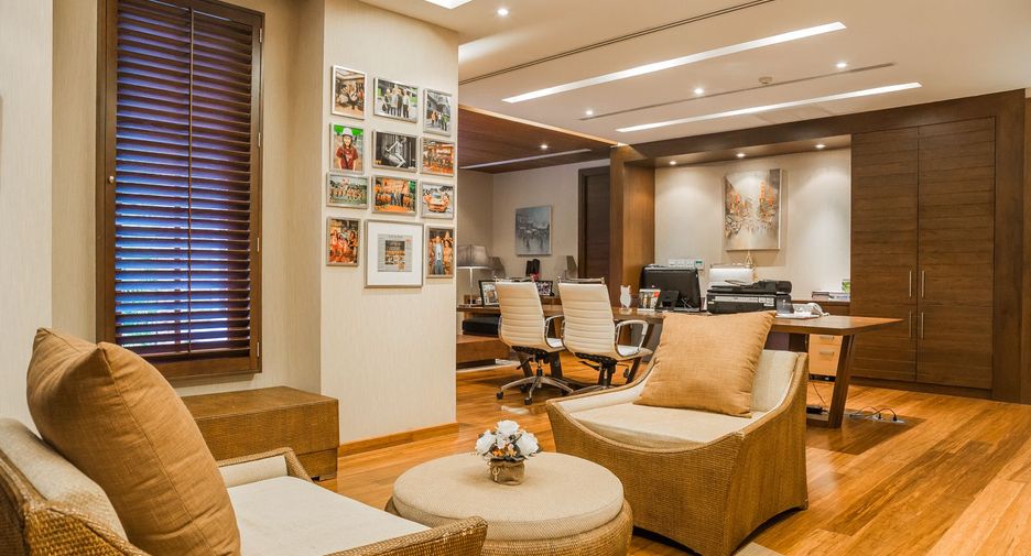 Casa en venta y en alquiler de 6 habitaciones en Watthana, Bangkok