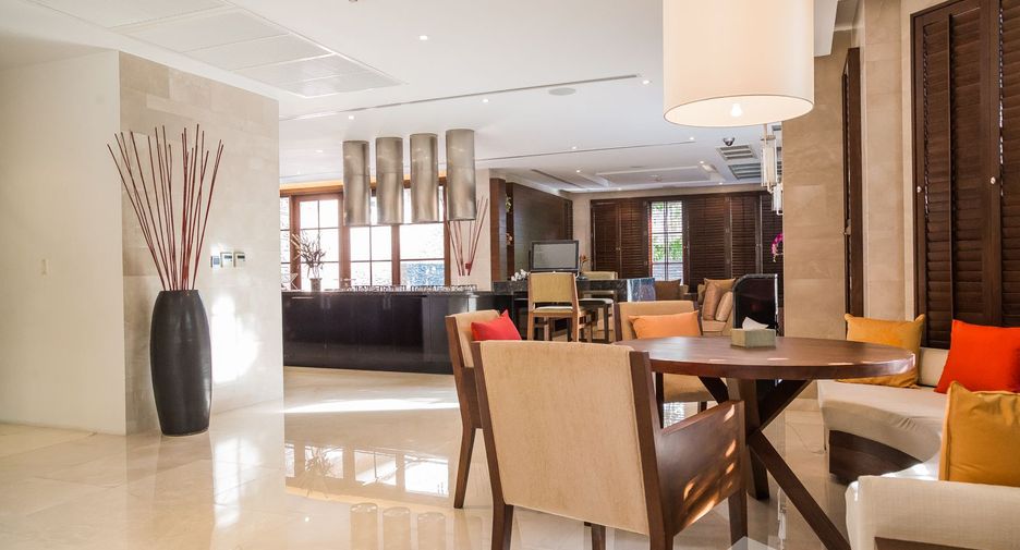 Casa en venta y en alquiler de 6 habitaciones en Watthana, Bangkok