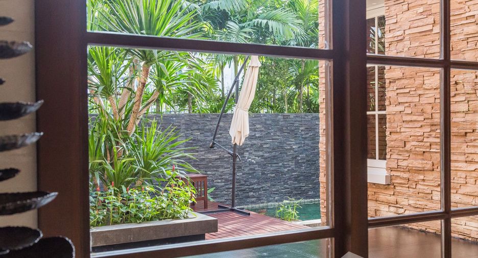 Casa en venta y en alquiler de 6 habitaciones en Watthana, Bangkok