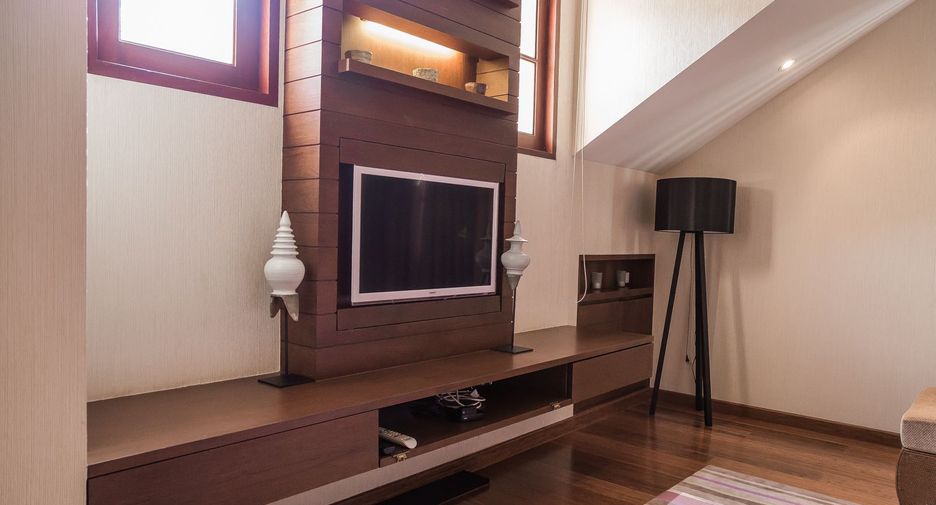 Casa en venta y en alquiler de 6 habitaciones en Watthana, Bangkok