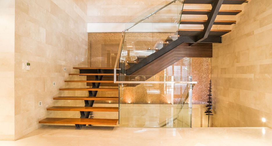 Haus zum Kauf und zur Miete mit 6 Zimmer in Watthana, Bangkok