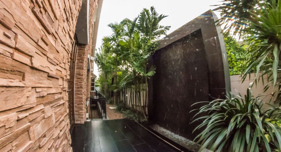 Haus zum Kauf und zur Miete mit 6 Zimmer in Watthana, Bangkok