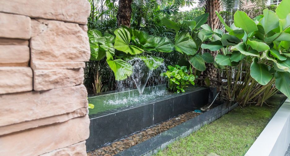 Casa en venta y en alquiler de 6 habitaciones en Watthana, Bangkok