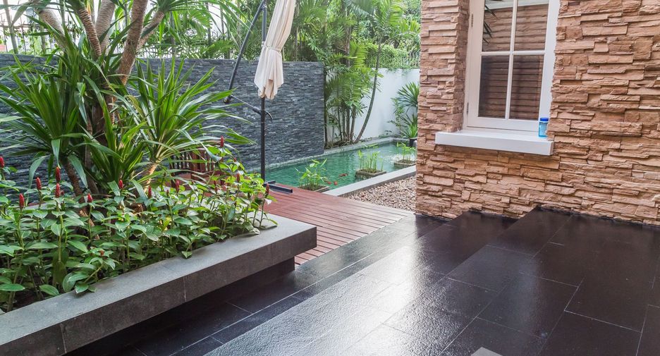 Casa en venta y en alquiler de 6 habitaciones en Watthana, Bangkok