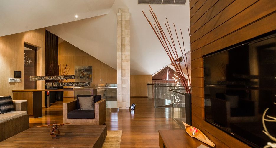 Casa en venta y en alquiler de 6 habitaciones en Watthana, Bangkok