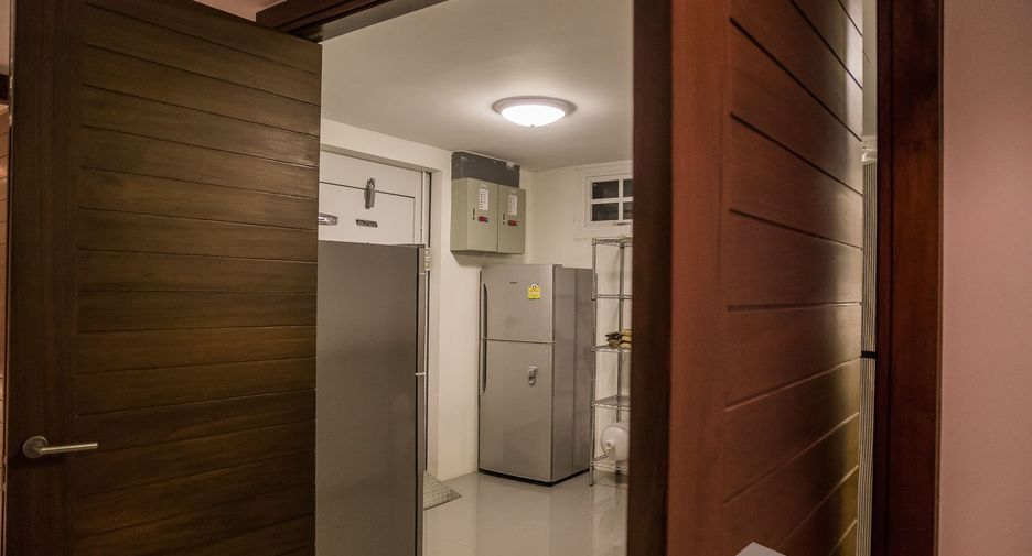 Casa en venta y en alquiler de 6 habitaciones en Watthana, Bangkok