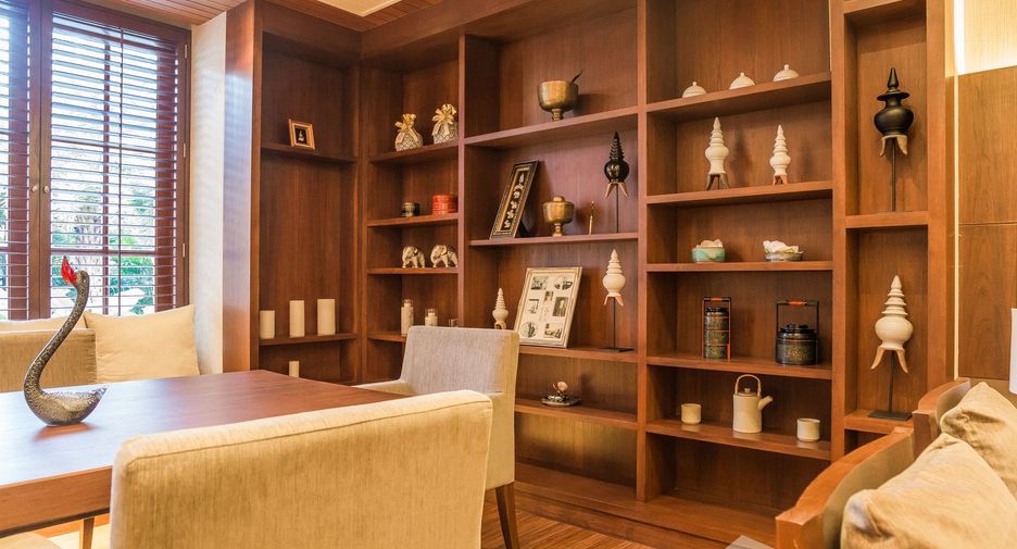 Casa en venta y en alquiler de 6 habitaciones en Watthana, Bangkok