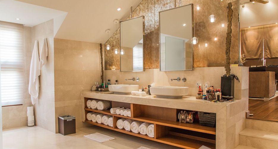 Casa en venta y en alquiler de 6 habitaciones en Watthana, Bangkok