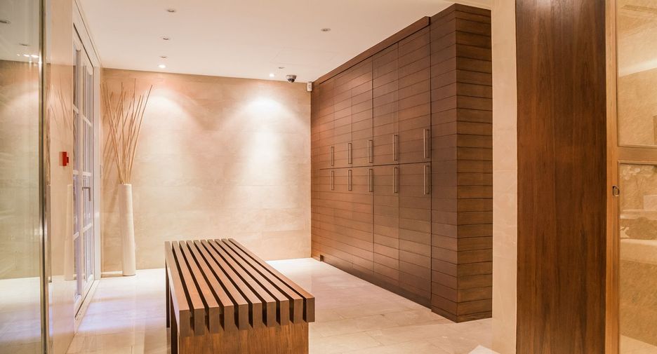 Casa en venta y en alquiler de 6 habitaciones en Watthana, Bangkok