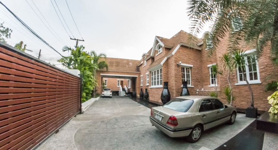Haus zum Kauf und zur Miete mit 6 Zimmer in Watthana, Bangkok