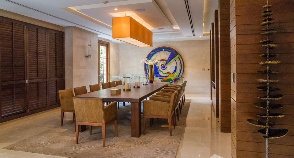 Casa en venta y en alquiler de 6 habitaciones en Watthana, Bangkok