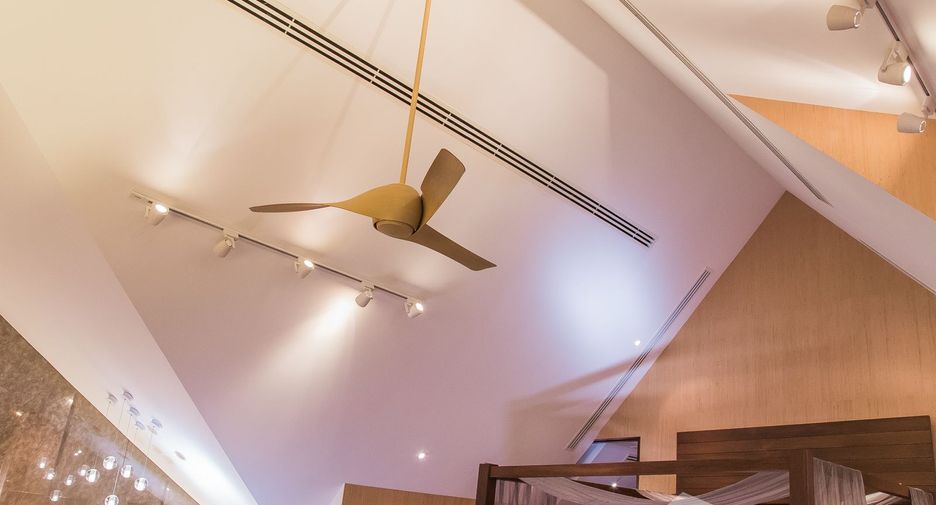 Casa en venta y en alquiler de 6 habitaciones en Watthana, Bangkok