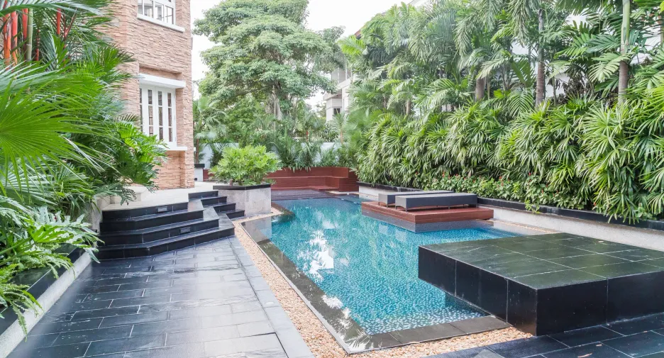 Casa en venta y en alquiler de 6 habitaciones en Watthana, Bangkok