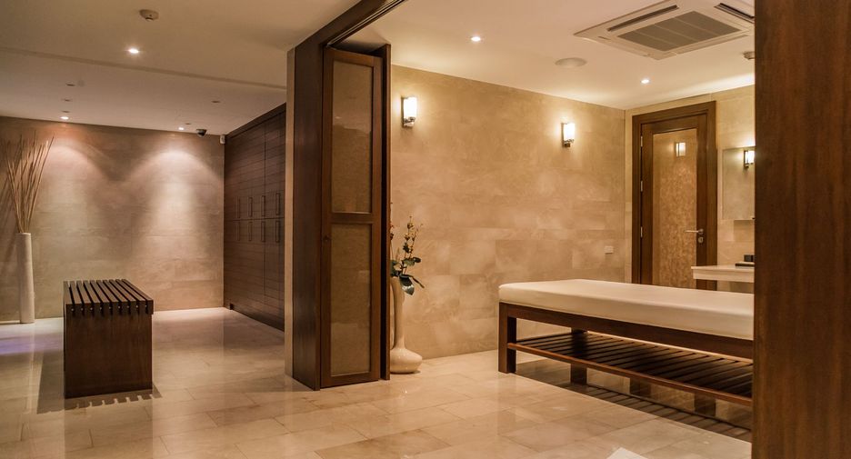Casa en venta y en alquiler de 6 habitaciones en Watthana, Bangkok
