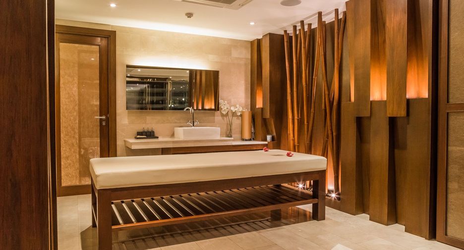 Casa en venta y en alquiler de 6 habitaciones en Watthana, Bangkok