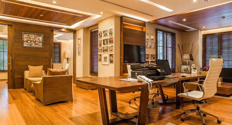 Casa en venta y en alquiler de 6 habitaciones en Watthana, Bangkok
