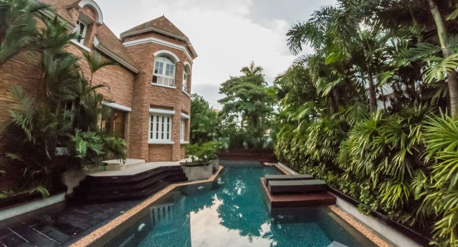 Haus zum Kauf und zur Miete mit 6 Zimmer in Watthana, Bangkok
