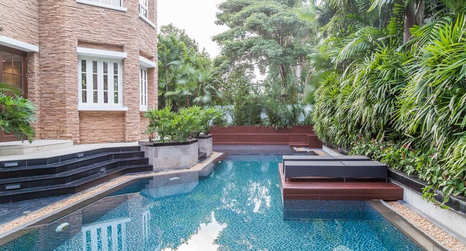 Casa en venta y en alquiler de 6 habitaciones en Watthana, Bangkok
