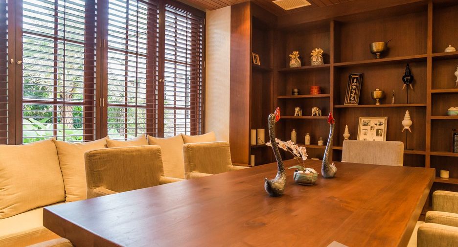 Casa en venta y en alquiler de 6 habitaciones en Watthana, Bangkok