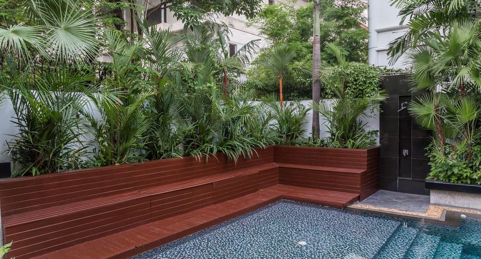 Casa en venta y en alquiler de 6 habitaciones en Watthana, Bangkok