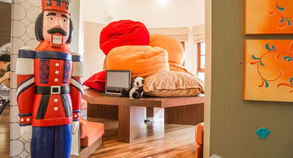 Casa en venta y en alquiler de 6 habitaciones en Watthana, Bangkok