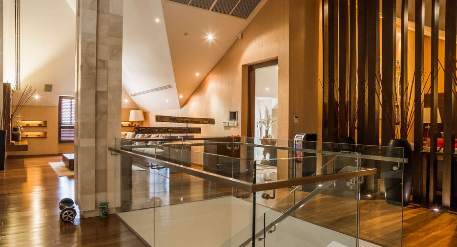 Casa en venta y en alquiler de 6 habitaciones en Watthana, Bangkok