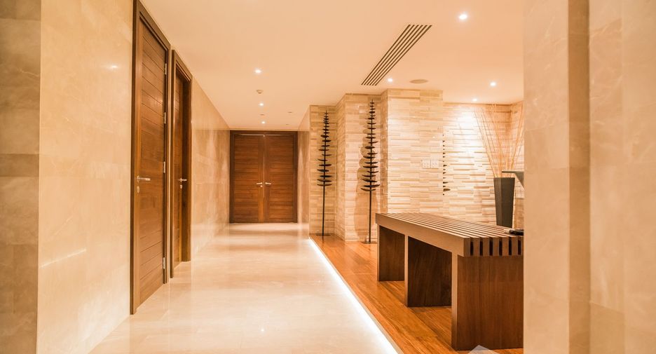 Casa en venta y en alquiler de 6 habitaciones en Watthana, Bangkok