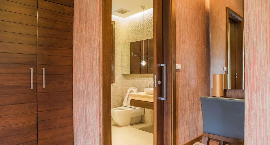 Casa en venta y en alquiler de 6 habitaciones en Watthana, Bangkok