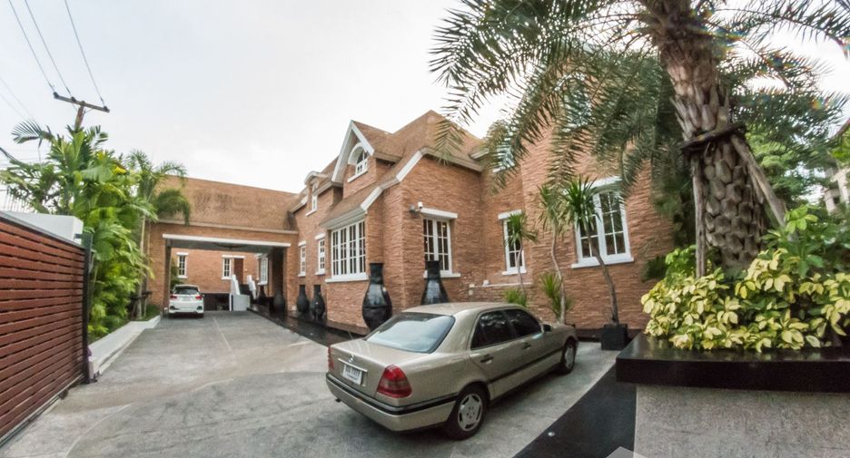 Haus zum Kauf und zur Miete mit 6 Zimmer in Watthana, Bangkok