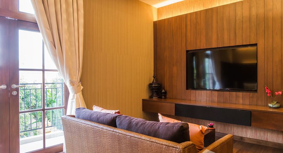 Casa en venta y en alquiler de 6 habitaciones en Watthana, Bangkok