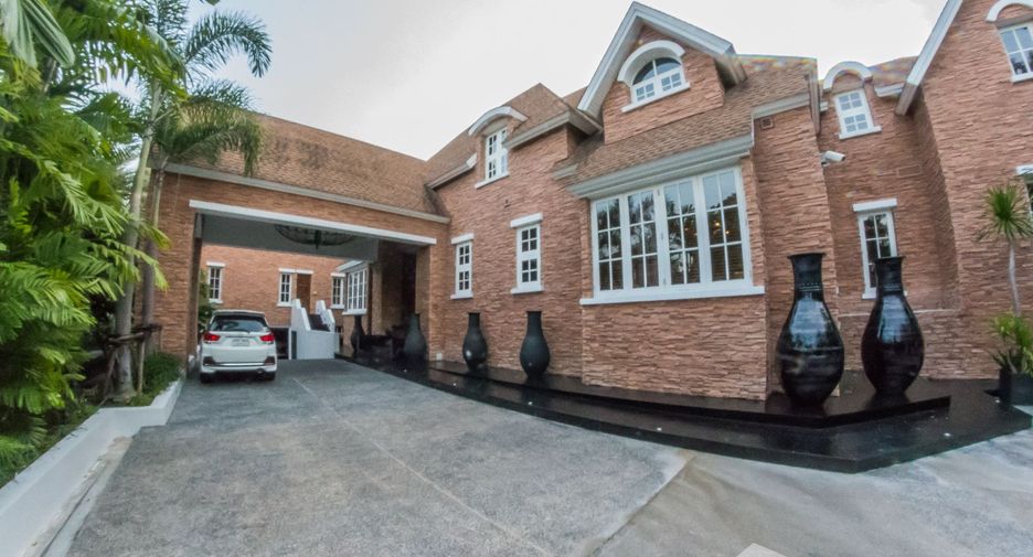 Haus zum Kauf und zur Miete mit 6 Zimmer in Watthana, Bangkok