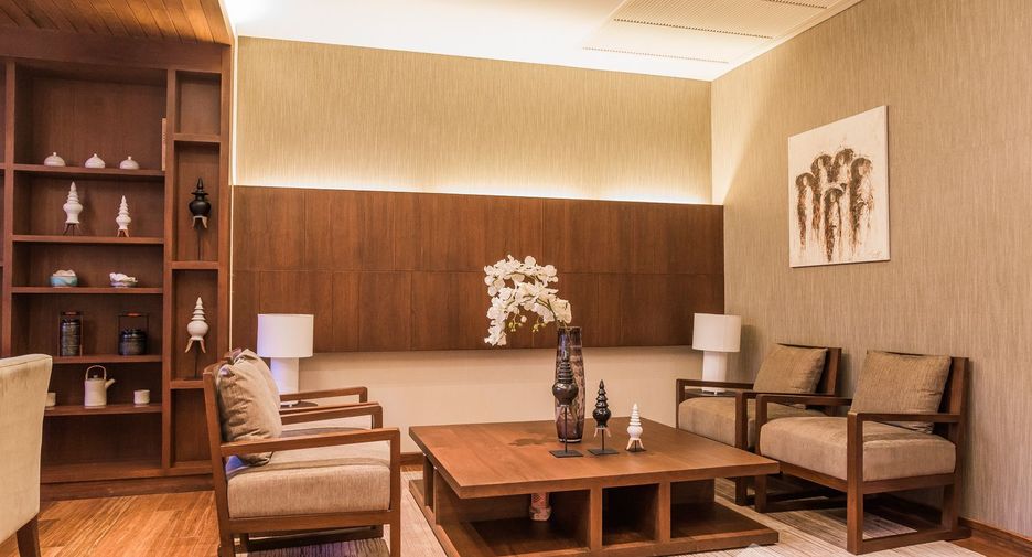 Casa en venta y en alquiler de 6 habitaciones en Watthana, Bangkok