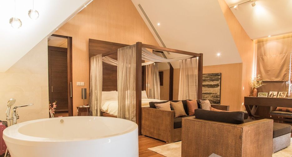 Casa en venta y en alquiler de 6 habitaciones en Watthana, Bangkok