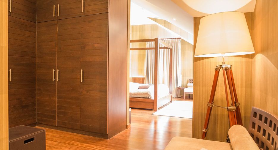 Casa en venta y en alquiler de 6 habitaciones en Watthana, Bangkok