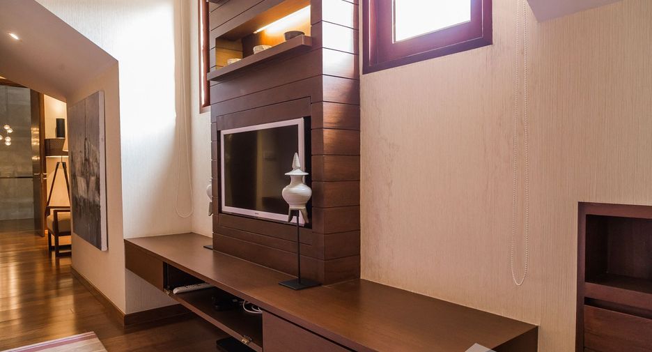 Casa en venta y en alquiler de 6 habitaciones en Watthana, Bangkok