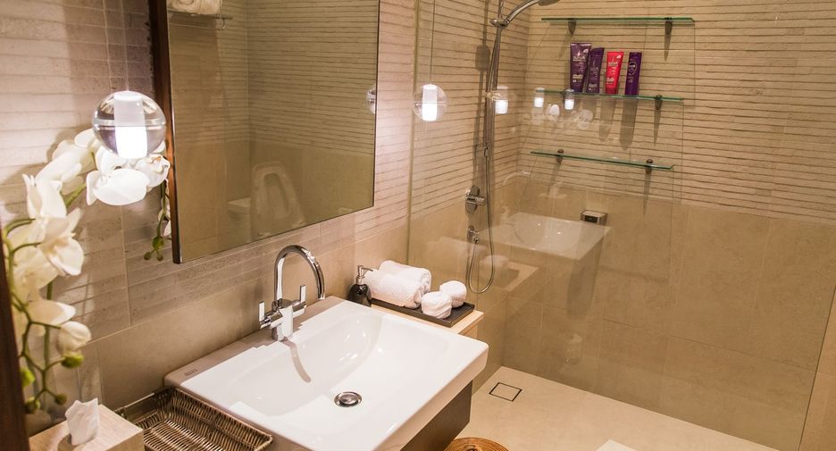 Casa en venta y en alquiler de 6 habitaciones en Watthana, Bangkok