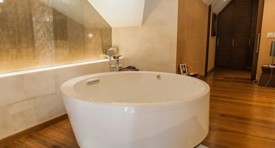 Casa en venta y en alquiler de 6 habitaciones en Watthana, Bangkok