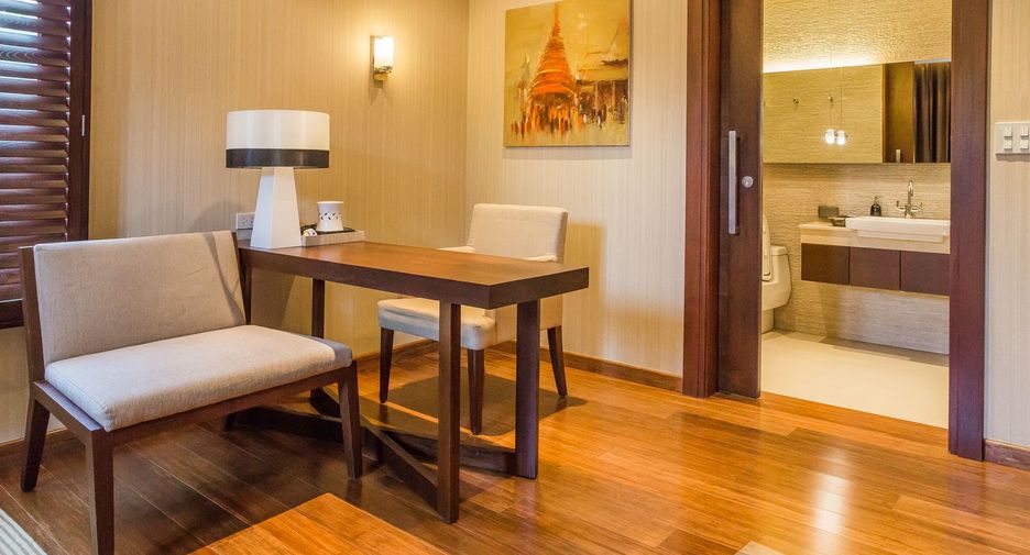 Casa en venta y en alquiler de 6 habitaciones en Watthana, Bangkok