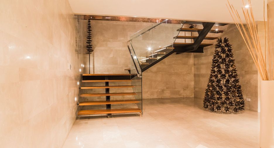 Haus zum Kauf und zur Miete mit 6 Zimmer in Watthana, Bangkok